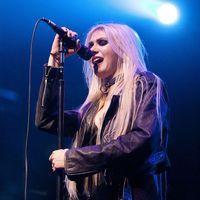 Taylor Momsen performing in concert at Terminal 5 | Picture 115328